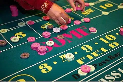 ph love apk casino section showing live dealer and slot online categories